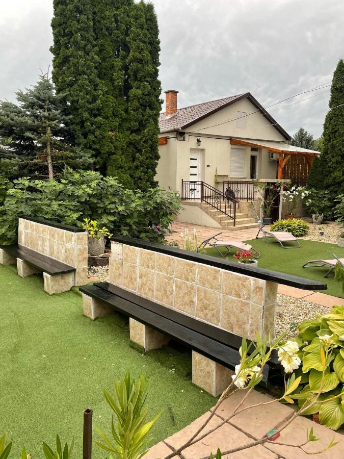 Adam Apartman Hajduszoboszlo Exterior photo