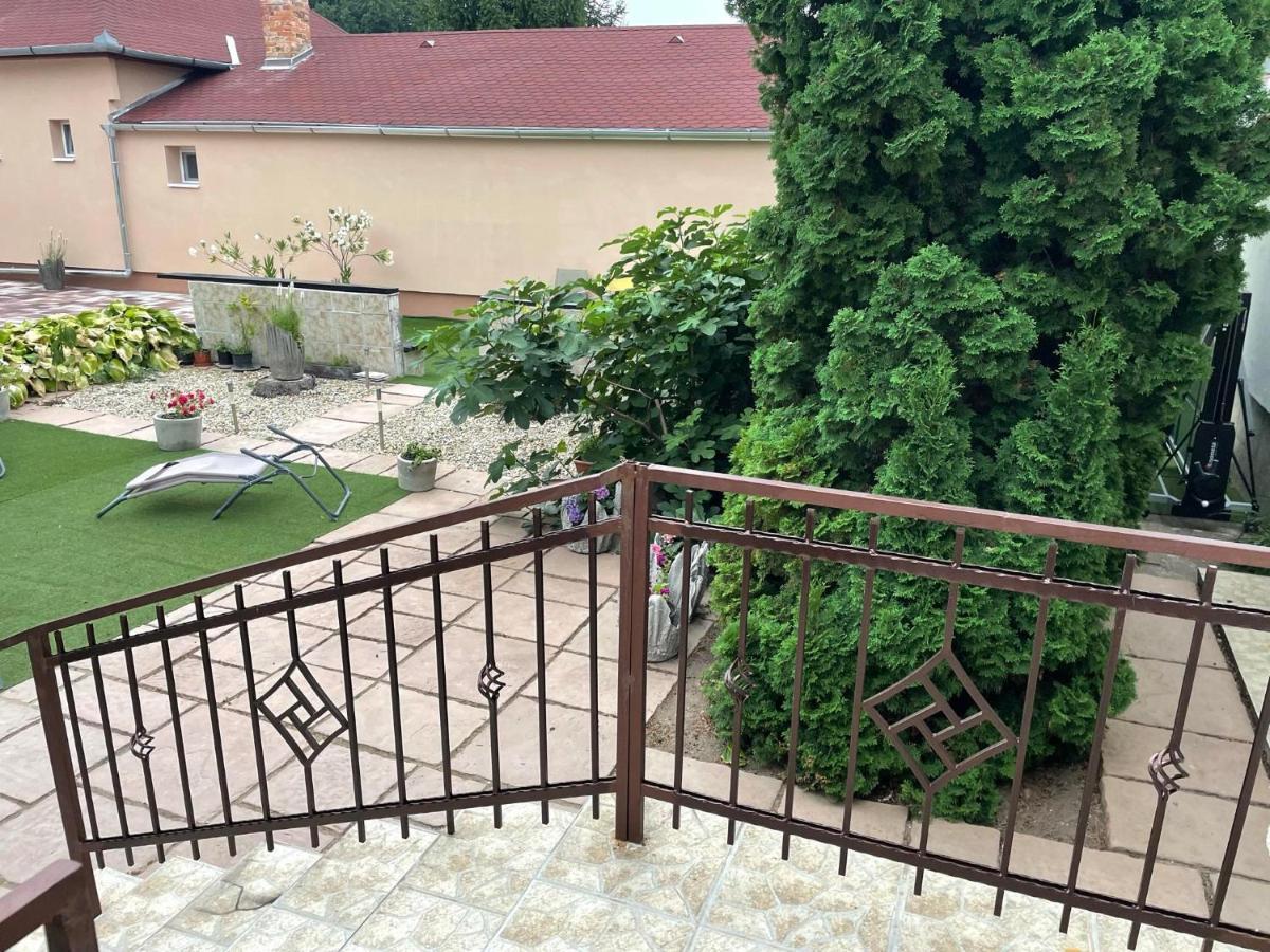 Adam Apartman Hajduszoboszlo Exterior photo