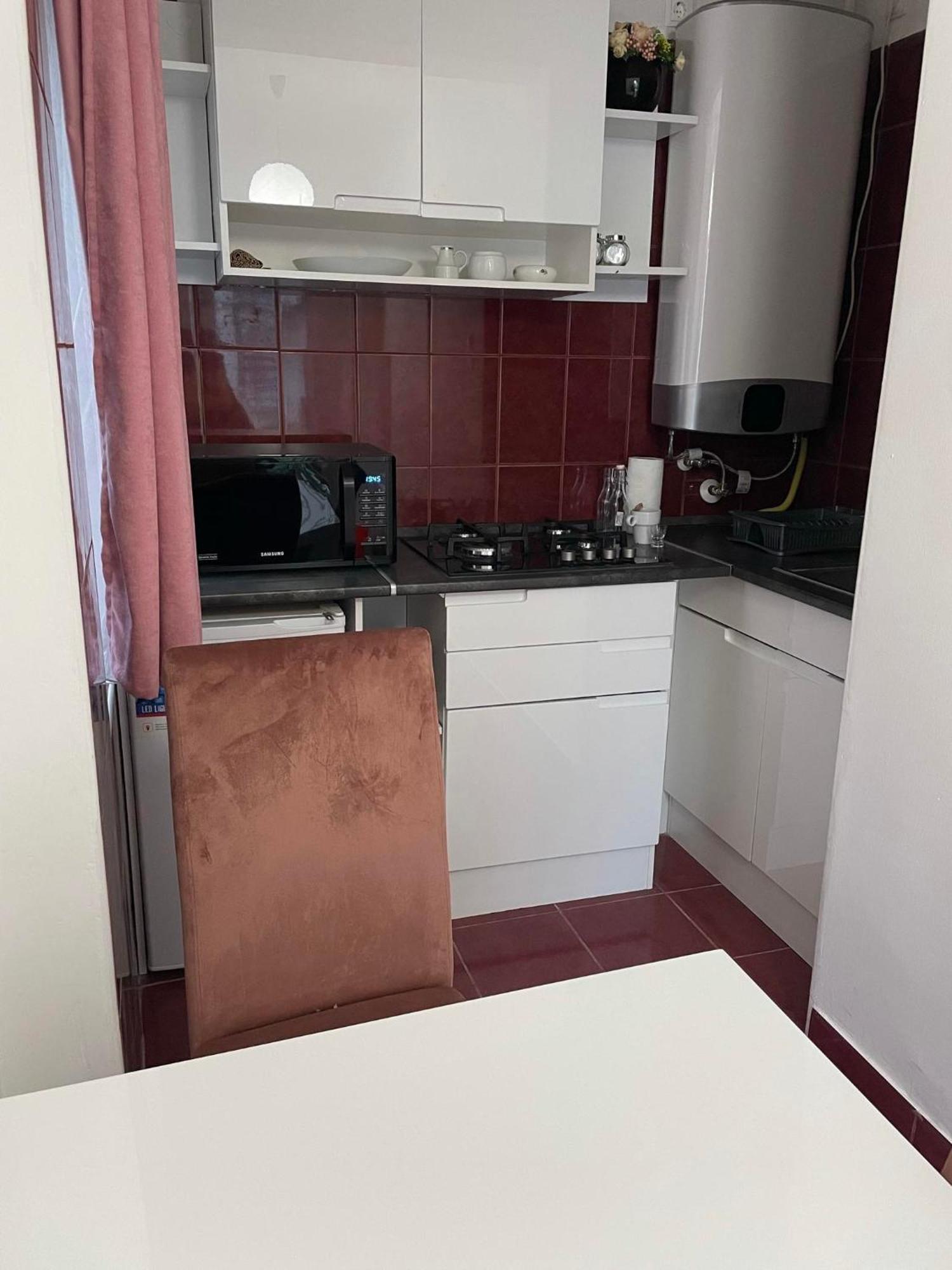 Adam Apartman Hajduszoboszlo Exterior photo