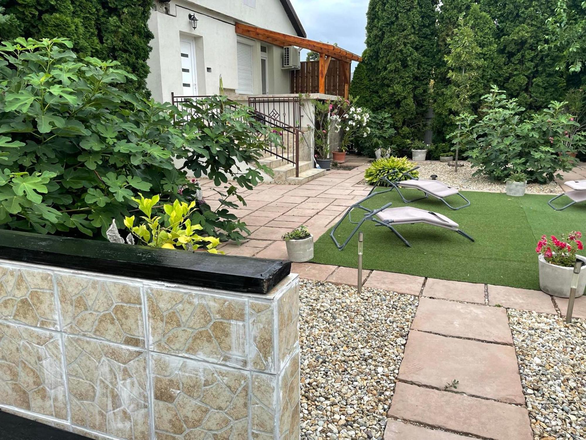 Adam Apartman Hajduszoboszlo Exterior photo
